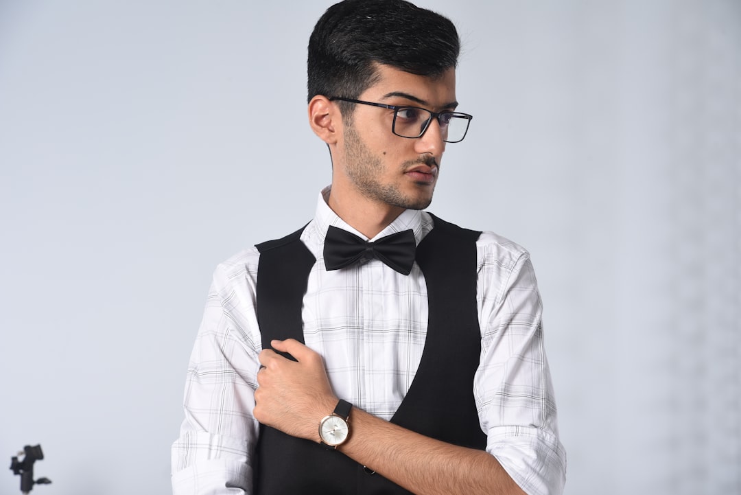 Best Tips for Perfectly Tying a Bow Tie Without Mistakes